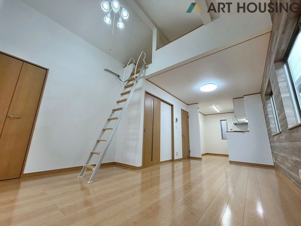 【小山　中古戸建のリビングダイニング】