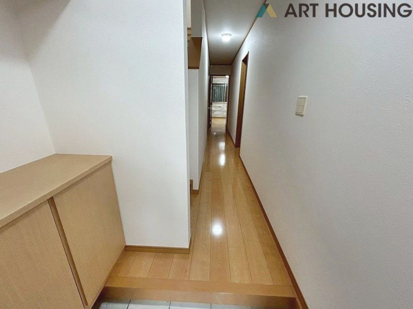 【小山　中古戸建の玄関】