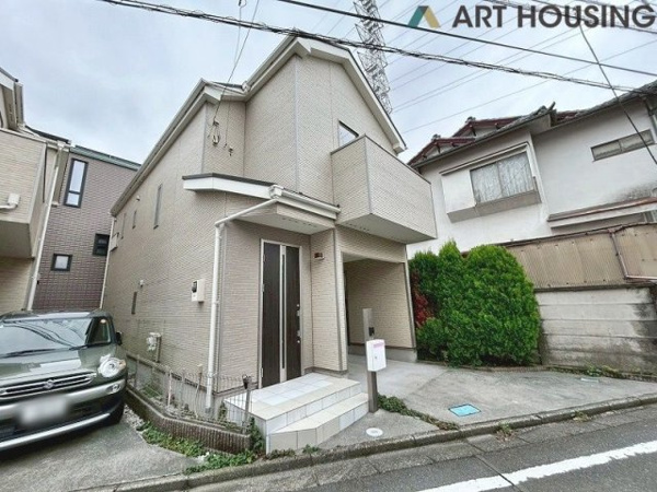 【小山　中古戸建の外観】