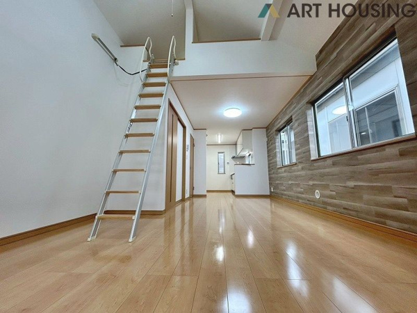 【小山　中古戸建のリビングダイニング】