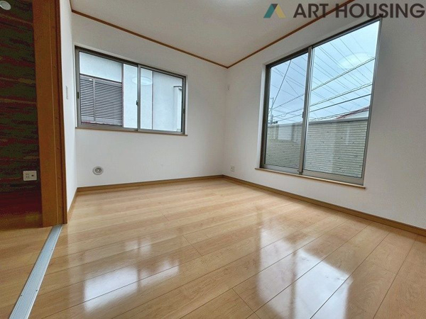 【小山　中古戸建の洋室】