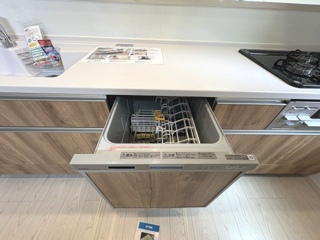 現地写真。食洗器が付いてます。