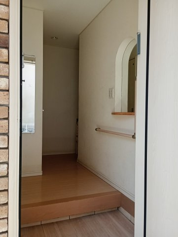 すっきりとした印象の玄関スペース