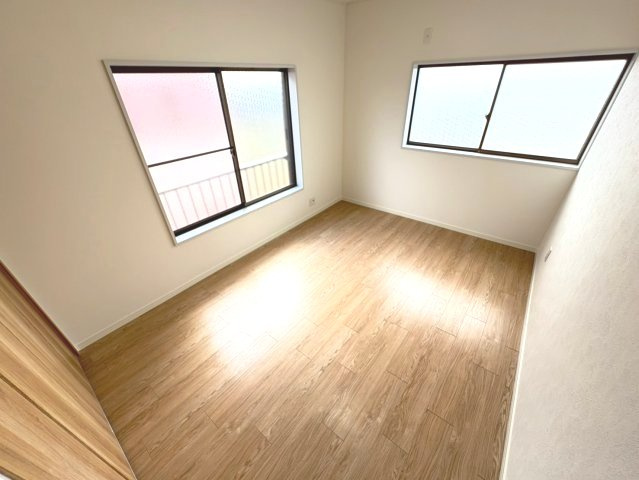 洋室6帖・収納付きで、お部屋がすっきり片付きます。