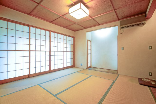 広々とした和室◎　床の間有り◎　来客用としてもいいですね♪