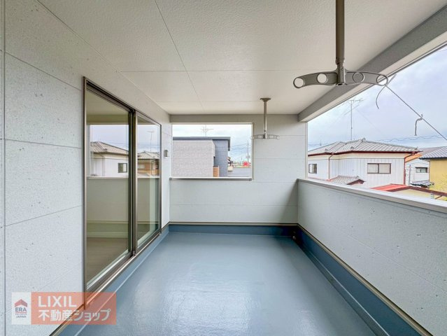 晴れた日は布団や毛布、シーツなどを干せて布団の清潔感も保てます。天日干しは肌触りが気持ちいいですよね。♪