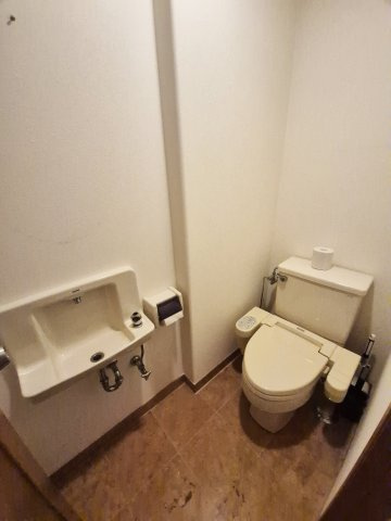 1階2階にトイレ完備です