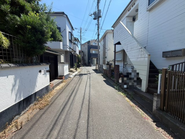 南・北の両面道路で陽当り良好！敷地約33坪・自由設計で夢のマイホームはいかがでしょうか！建築条件なし・お好きなハウスメーカーで建築可能です！