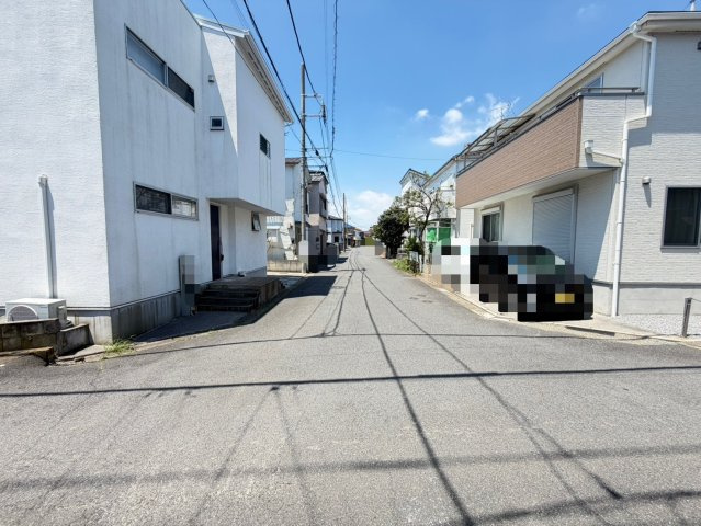南・北の両面道路で陽当り良好！敷地約33坪・自由設計で夢のマイホームはいかがでしょうか！建築条件なし・お好きなハウスメーカーで建築可能です！