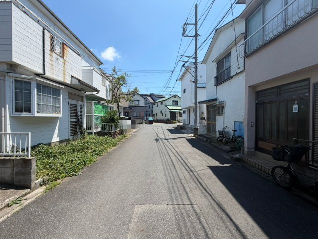 南・北の両面道路で陽当り良好！敷地約33坪・自由設計で夢のマイホームはいかがでしょうか！建築条件なし・お好きなハウスメーカーで建築可能です！