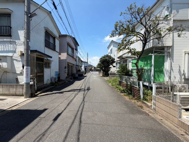 南・北の両面道路で陽当り良好！敷地約33坪・自由設計で夢のマイホームはいかがでしょうか！建築条件なし・お好きなハウスメーカーで建築可能です！