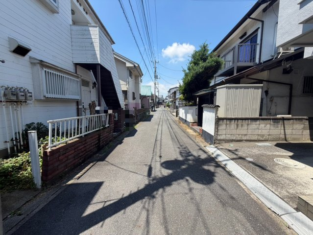 南・北の両面道路で陽当り良好！敷地約33坪・自由設計で夢のマイホームはいかがでしょうか！建築条件なし・お好きなハウスメーカーで建築可能です！