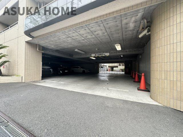 駐車場の空き状況については、その都度、確認いたしますのでお気軽にお聞きください。