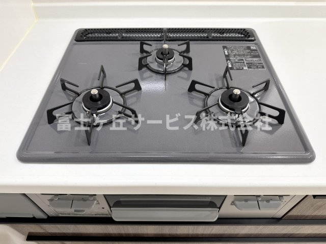 3口コンロがあります