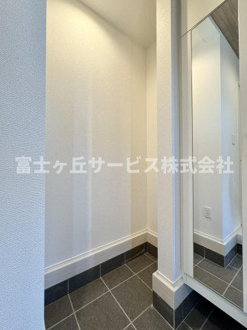 玄関にある土間収納スペースです