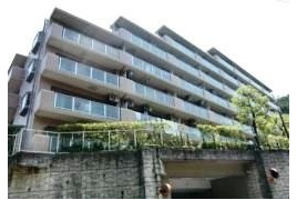 ファミール高幡不動の外観