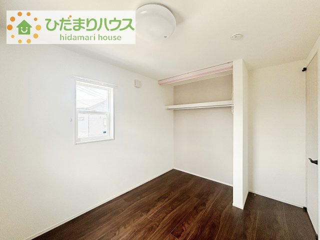 机にベットを置けば子供部屋の完成です！
