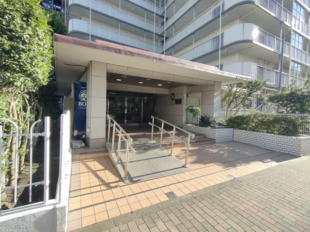 【エントランス】