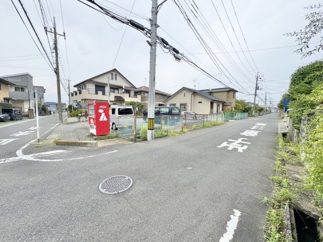 敷地約58坪・南側水路の為、陽当り良好！ご家族のライフスタイルに合わせた自由設計が可能です！当社無料の間取り作成も承ります！建物イメージや資金計画などお気軽にご相談ください。