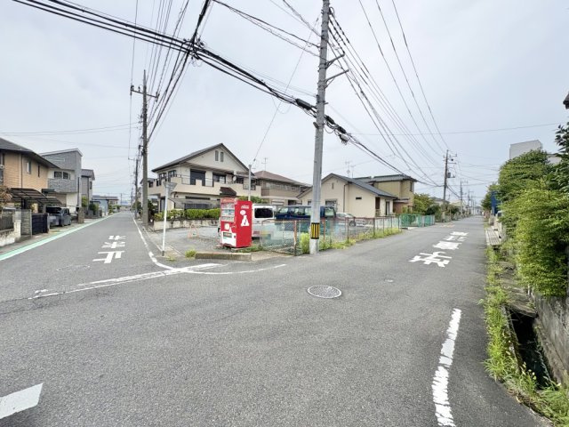 敷地約58坪・南側水路の為、陽当り良好！ご家族のライフスタイルに合わせた自由設計が可能です！当社無料の間取り作成も承ります！建物イメージや資金計画などお気軽にご相談ください。