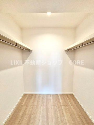 ウォークインクローゼットのある住まいで収納上手な生活を実現！