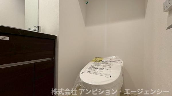 清潔感あふれる、スタイリッシュな洗面空間