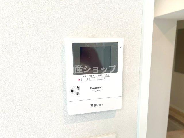 「見える安心」をカタチにしました。誰が来てもわかる様にモニター付きインターホン！