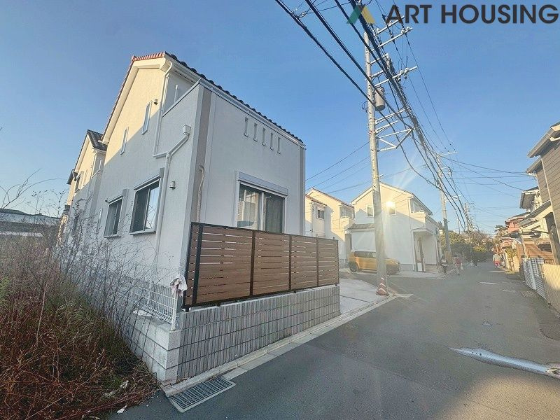 前面道路含む現地写真です