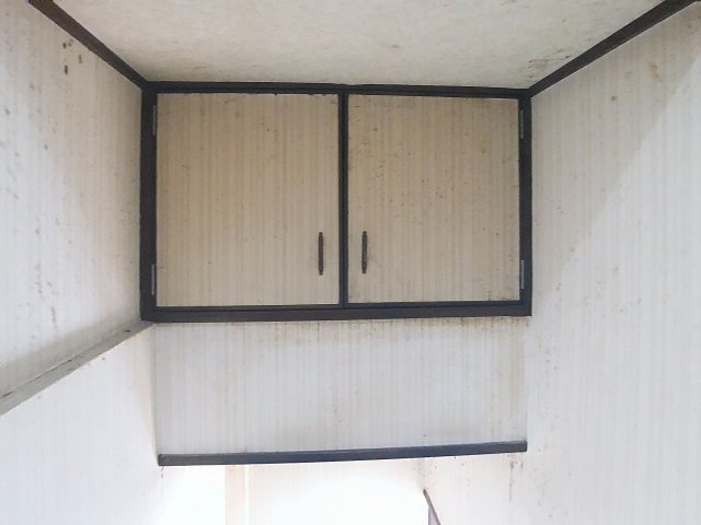 階段途中にある収納です。