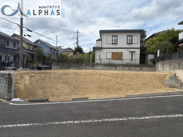 ■東側の前面道路は、幅員約10ｍあります♪　■歩道もあります♪