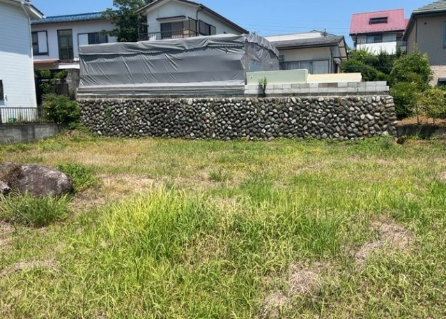 隣家の土地はどうなっているのか、生活利便施設が近くにあるのか、学校まで近いかなど、お客様のライフスタイルにあわせたイメージが重要です。また、近くにあると困る施設が近くにないかも確認するといいでしょう。