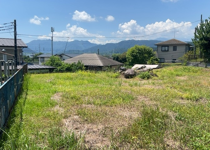 人が暮らすうえで日光は大切な要素となります。日当たりの良さは譲れないポイントですね。併せて近くに大きな建築物の建築予定がないか、あるいはそれが可能な土地が近くにないか事前に確認することもお勧めします。