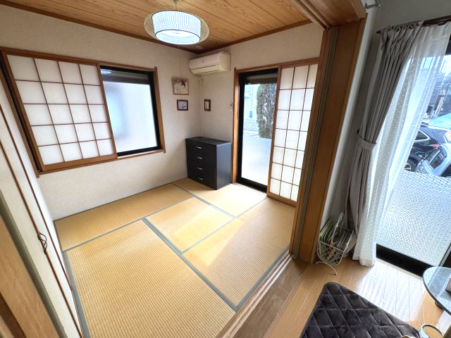 和室、ちょっとしたくつろぎスペースにいかがでしょうか