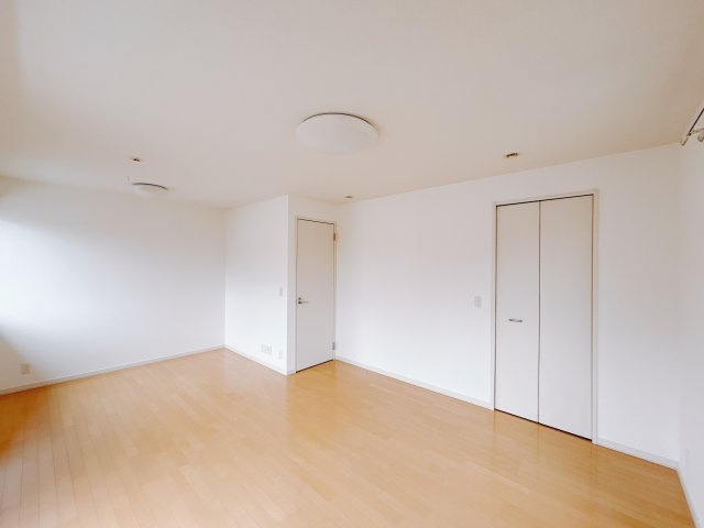 ■2階洋室｜子供部屋のメリットは「自立心を養うことができる」「自分で整理整頓できるようになる」そして、お子様が成長した際には「プライバシーを確保できる」といい事だらけ♪