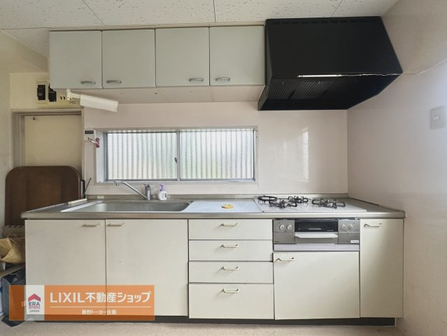 収納豊富なキッチンはお鍋などもたくさん収納できるので毎日のお料理も楽しくなります。