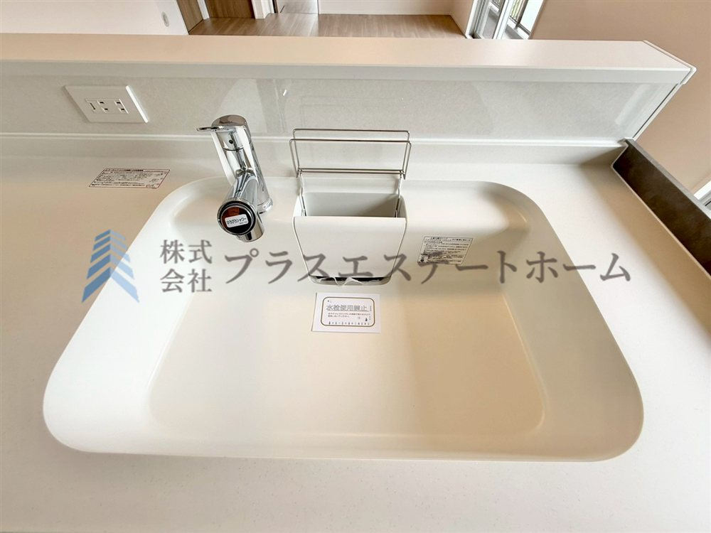 天板と一体型のシンク♪溝がないのでお手入れも楽々です♪