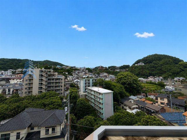 周辺に高い建物がないので、人の目線を気にせず生活できます♪
