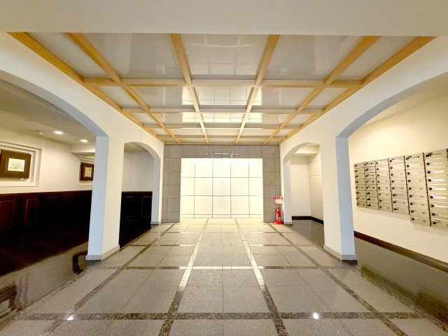 ホテルライクな品のあるエントランスが住まう人を出迎えます！