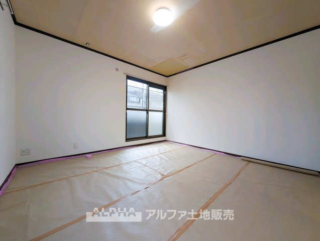 広々とした洋室です
