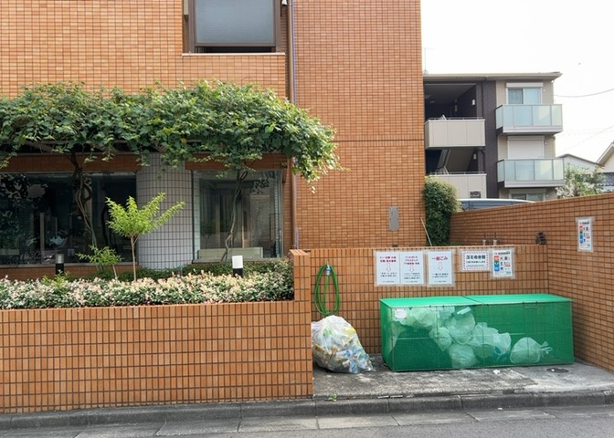 隣家の土地はどうなっているのか、生活利便施設が近くにあるのか、学校まで近いかなど、お客様のライフスタイルにあわせたイメージが重要です。また、近くにあると困る施設が近くにないかも確認するといいでしょう。