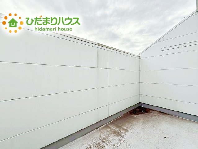 バルコニー付きなら洗濯物がたくさん干せて乾きやすいですね