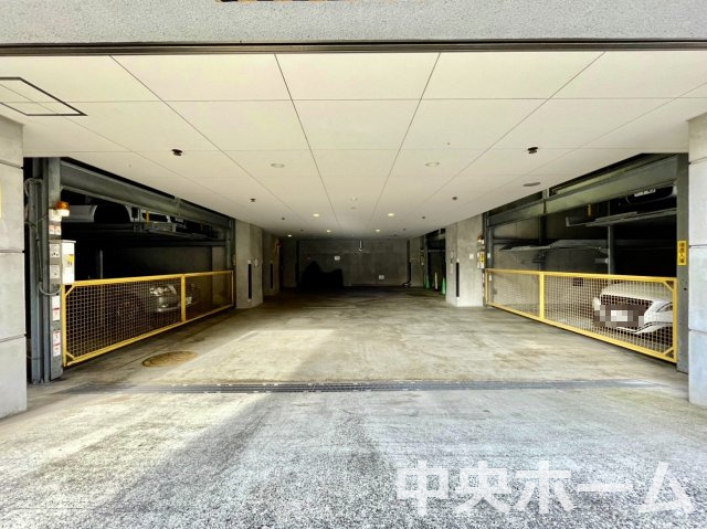 【敷地内駐車場】最新の空き状況や費用などの詳細は担当スタッフまでお問い合わせください。