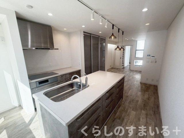 こちらの居間で趣味の時間をお楽しみください