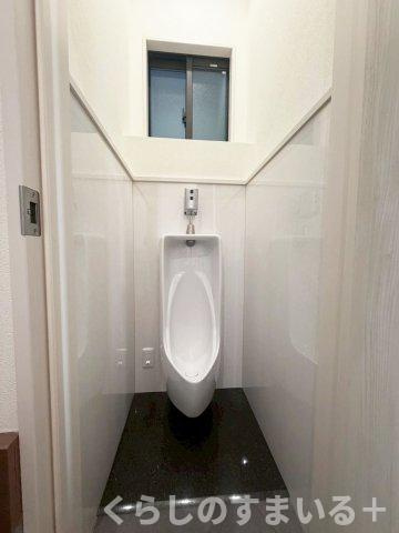男性用トイレもございます。