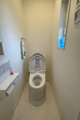 清潔感のあるトイレです
