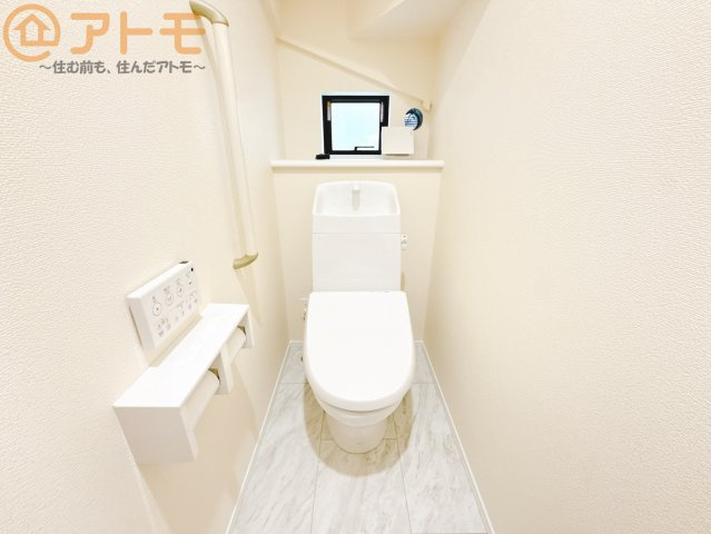 年代を問わず使いやすい洗浄機能付きのトイレ♪肌への負担をも減らせるのでお子様の敏感なお肌も安心！