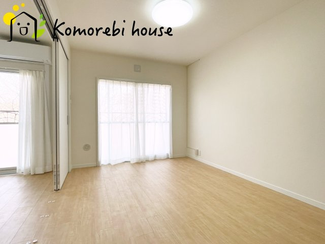 ゆったりした洋室です