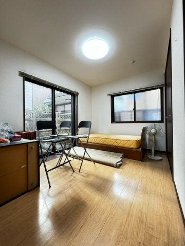 個人の部屋や寝室として使える洋室です