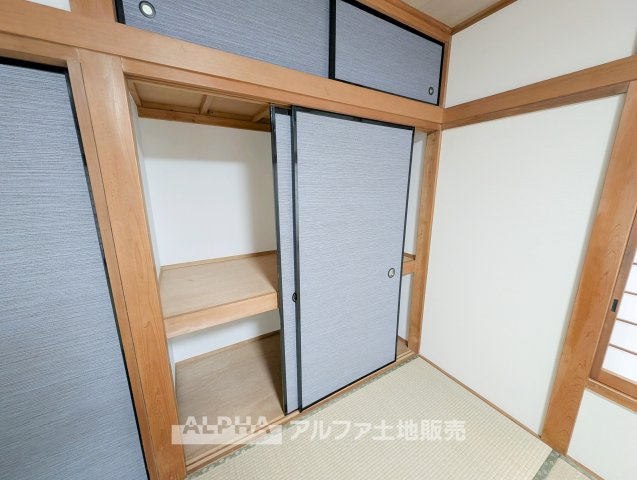 【Go　filled　with　memories】　◆ありったけの◆住空間をよりよくするためには大切な収納スペース。時が経ち思い出がここに詰まっていく。