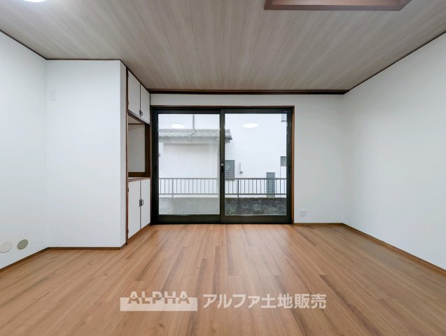 【Gathering　Place】　◆人を招きたくなる◆　友人とのホームパーティーや、ご親族との食事会など、大切な人と過ごす時間をより心地よく演出するリビングです。